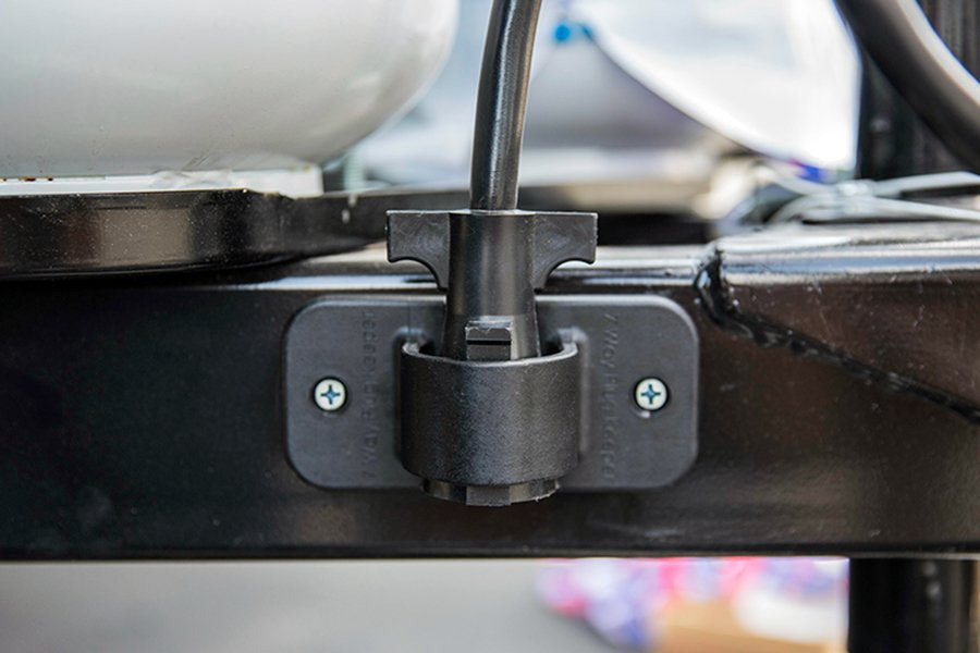 7-Way Plug Keeper